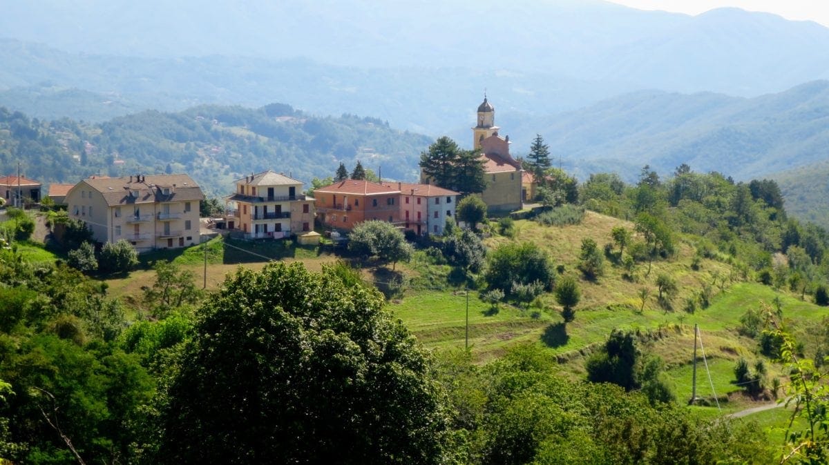 V4a Monte Zatta, village de Cassego (© Thierry Labour)